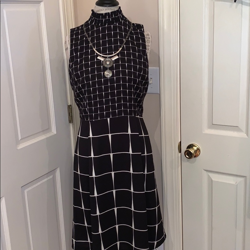 Who What Wear | Black & White Dress | Size Small